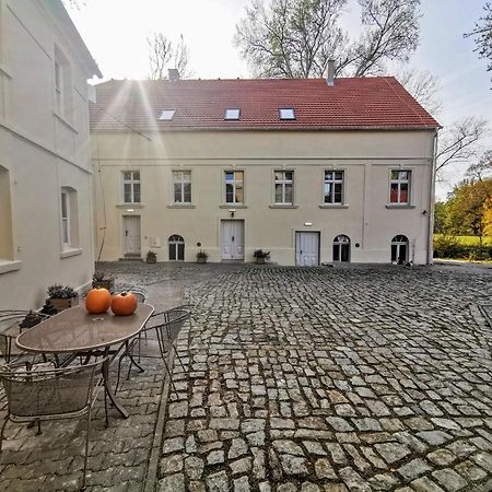 Palac I Folwark Brzeznica Brzeznica  Dış mekan fotoğraf