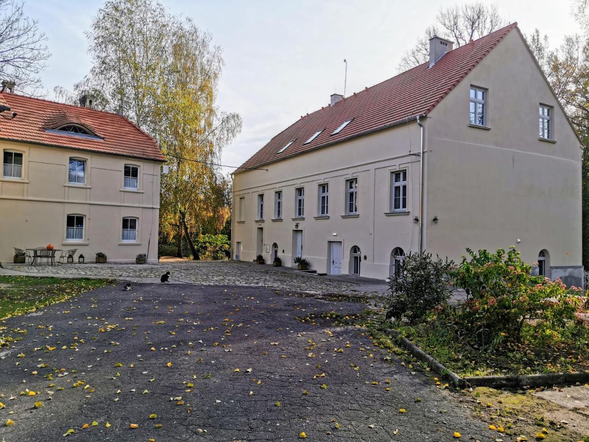 Palac I Folwark Brzeznica Brzeznica  Dış mekan fotoğraf